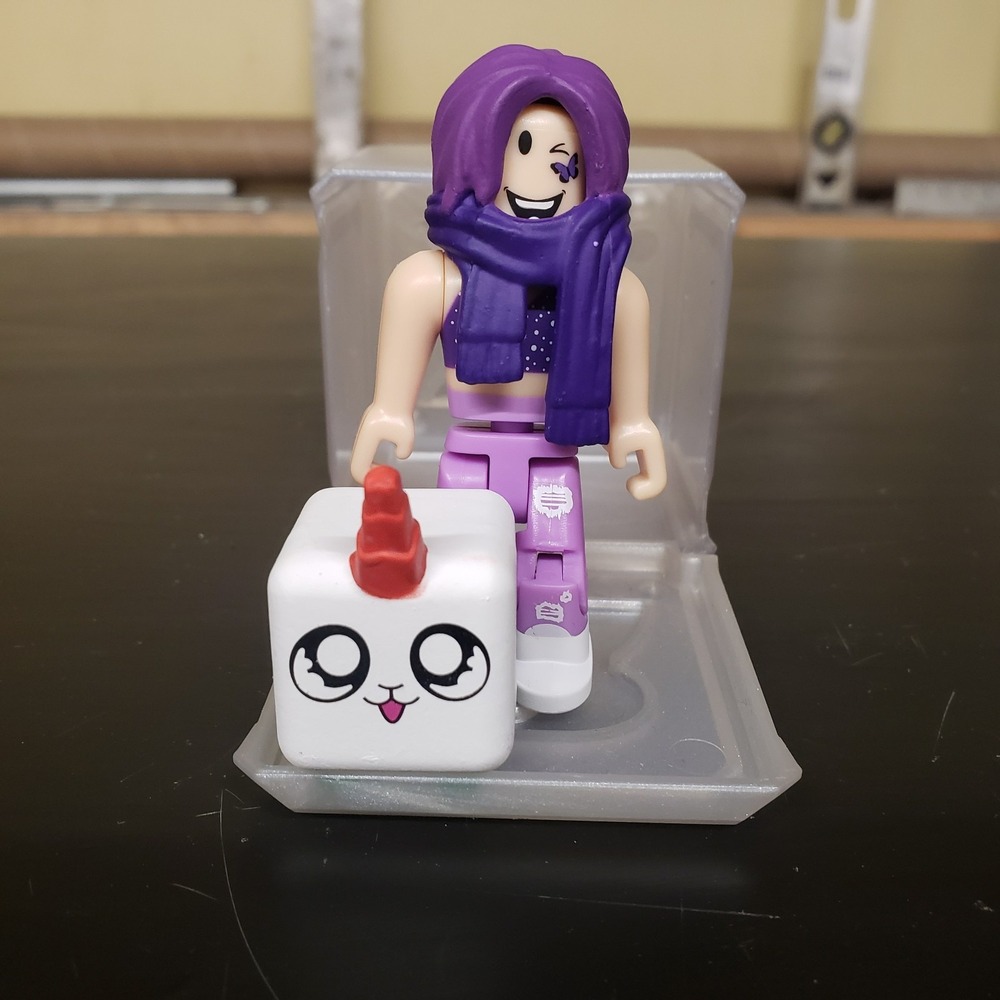 Roblox Celebrity Series 6 Bubble Gum Simulator: Bubbly Britney & Unicorn Pet